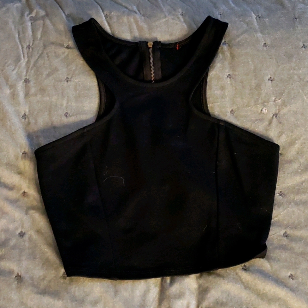 Crop top